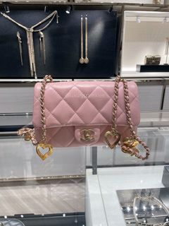 (Category: ) located in . Submitted by luxurysprinkles (Listing ID 1179698988, Image 1). Description: .