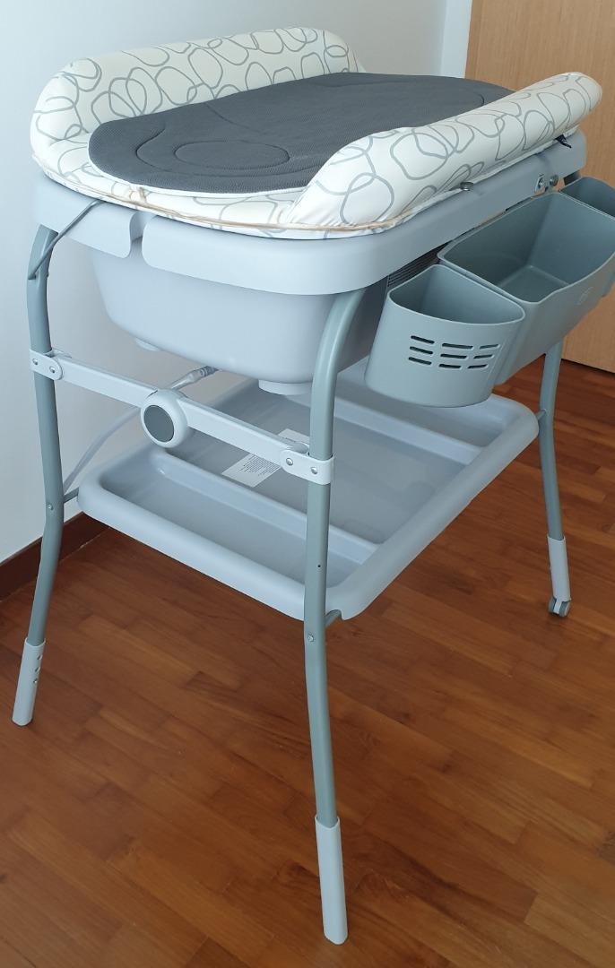 Chicco Baby Bath tub and Changing Table, Babies & Kids, Bathing