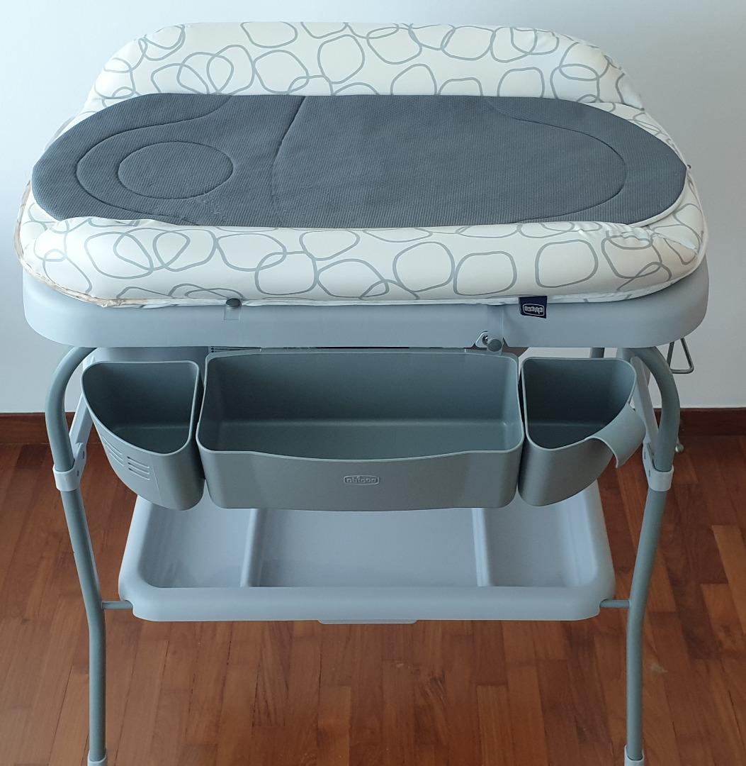 Chicco Baby Bath tub and Changing Table, Babies & Kids, Bathing