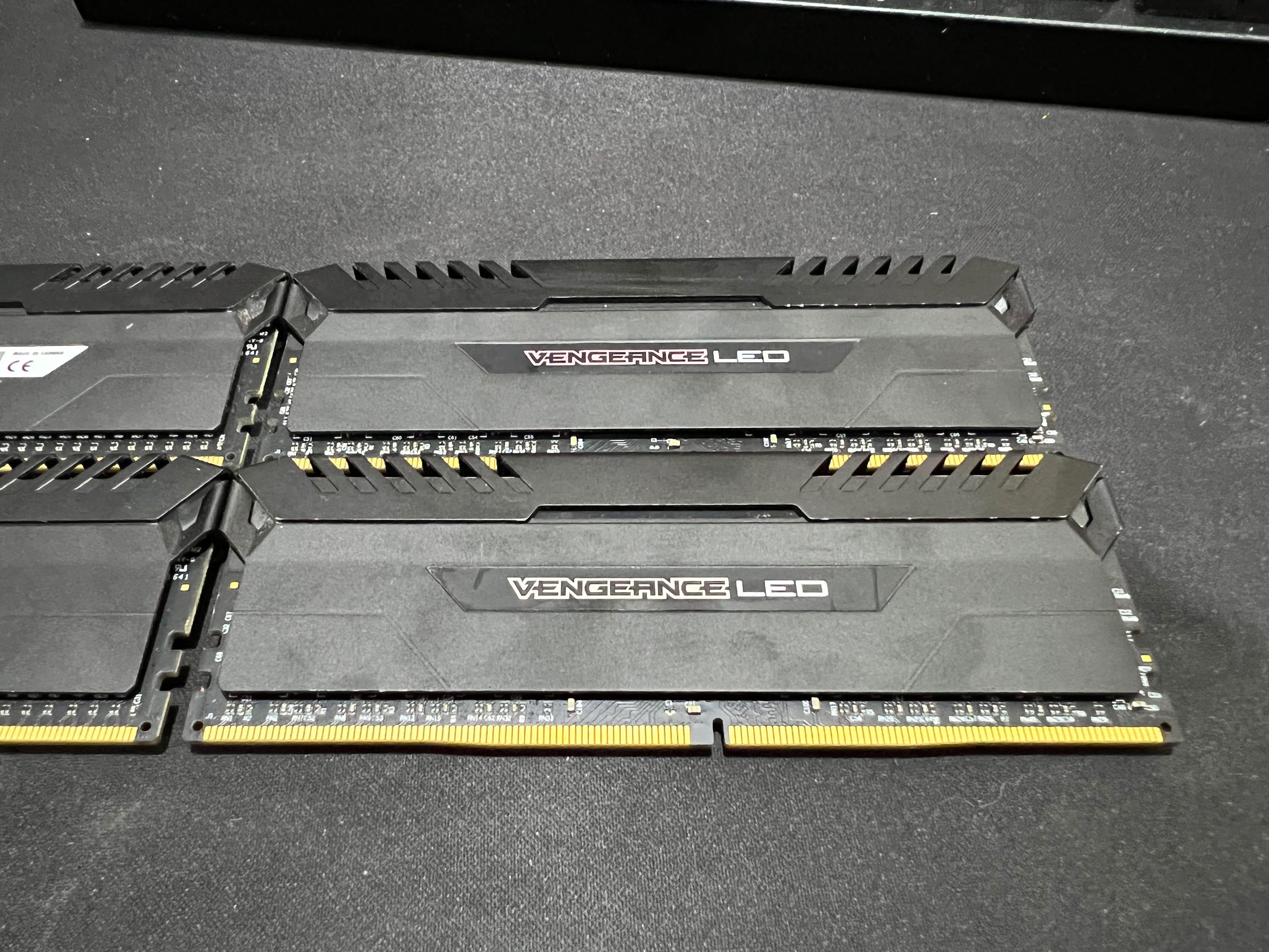 Corsair Vengeance LED 4x8GB 32GB DDR4 3400Mhz CL16 Computers