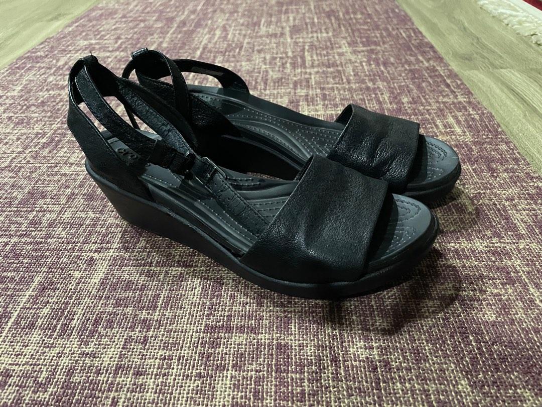 Crocs leigh store ankle strap wedge