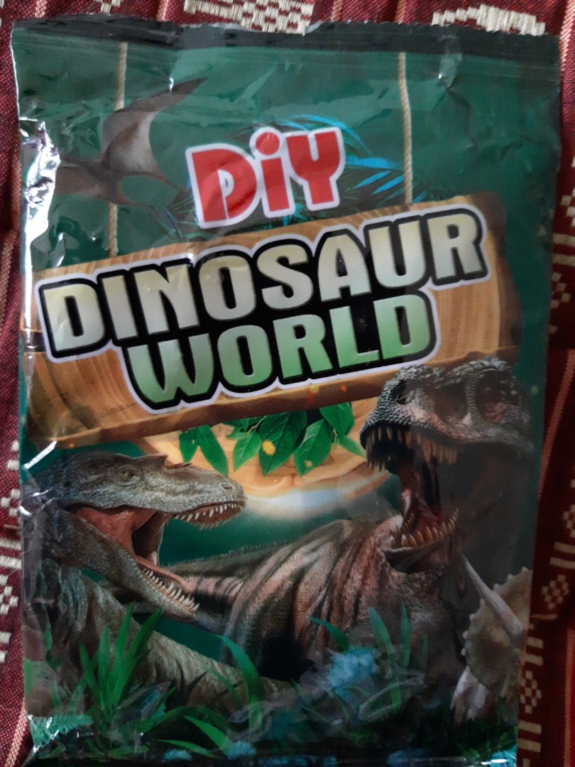 DINOSAUR WORLD TOY, Hobbies & Toys, Toys & Games on Carousell