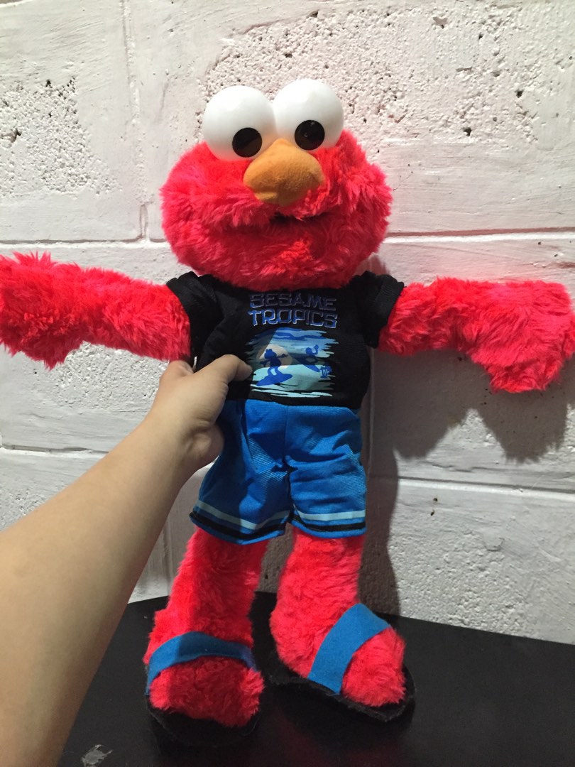 Elmo, Hobbies & Toys, Toys & Games on Carousell
