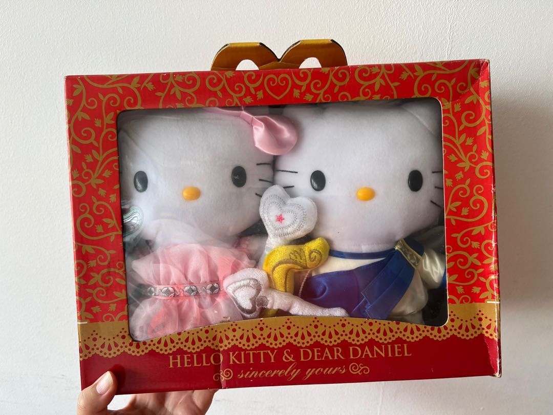 Hello Kitty & Dear Daniel Sincerely Yours Set, Hobbies & Toys, Toys ...