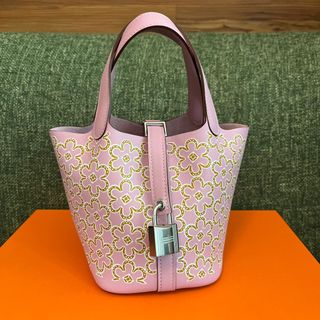 （分類：）位於 。 由 goodies.goodiesluxury 提交（商品編號 1179699549，圖片 1）。簡介： 。