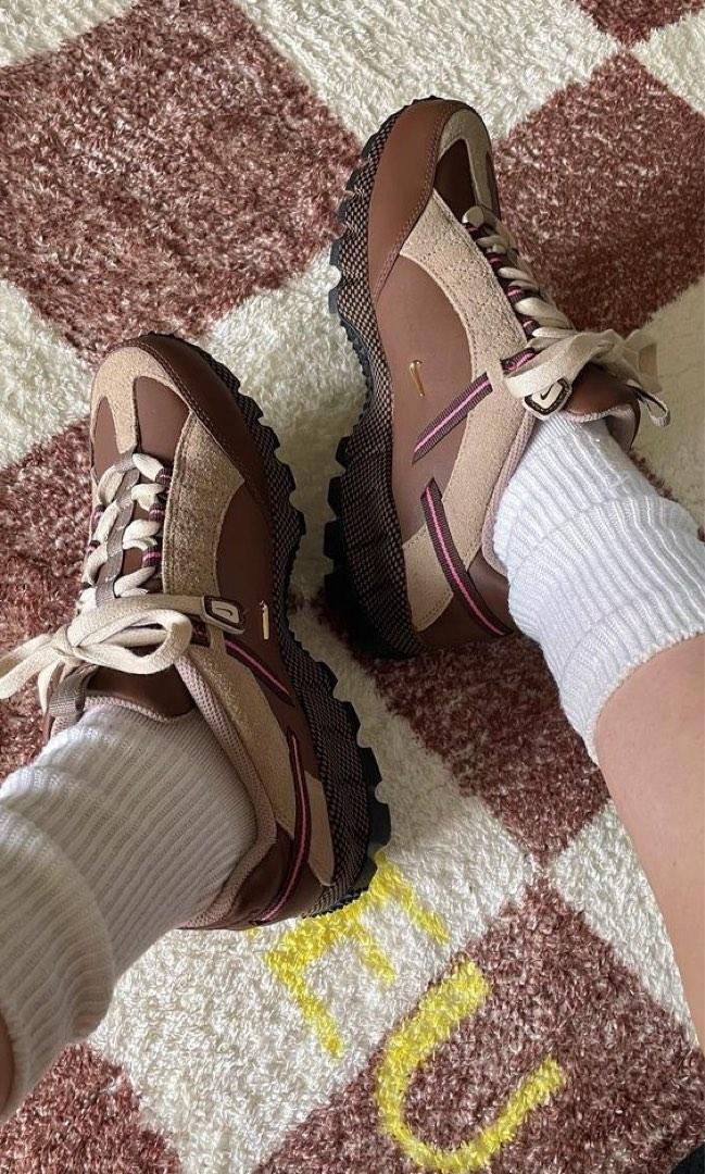 Nike air humara on feet discount