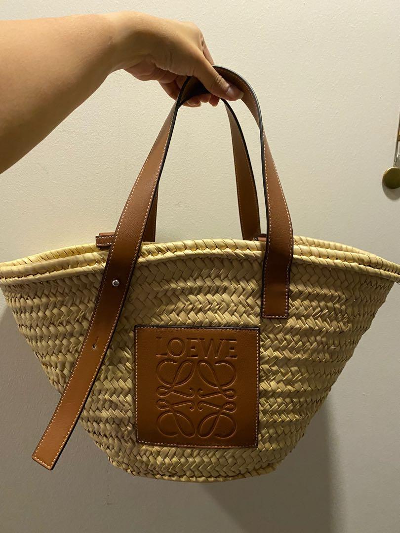 Loewe pochette bag ( Tan ), 名牌, 手袋及銀包- Carousell
