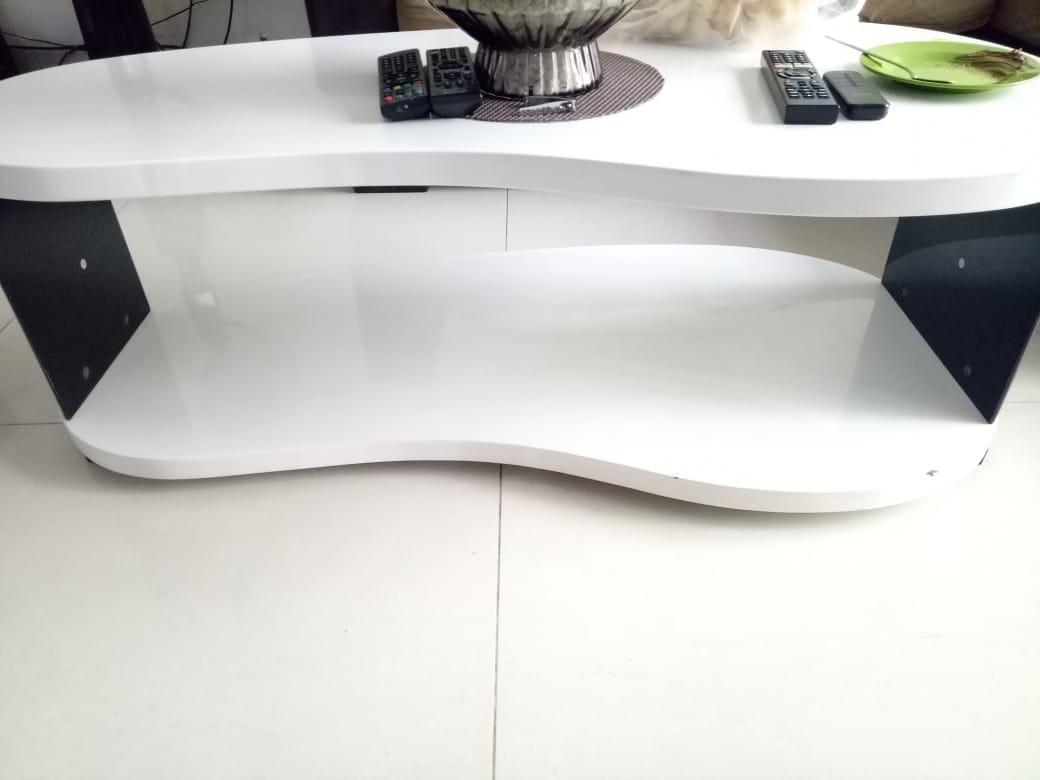 Meja ruang tamu, Perabotan Rumah di Carousell