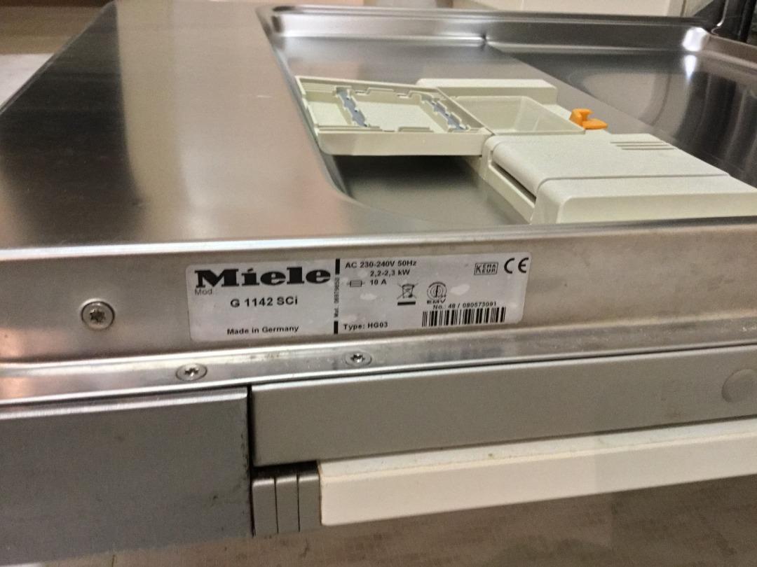 Miele Crystal G7106SCUSS 24 Inch FullConsole BuiltIn