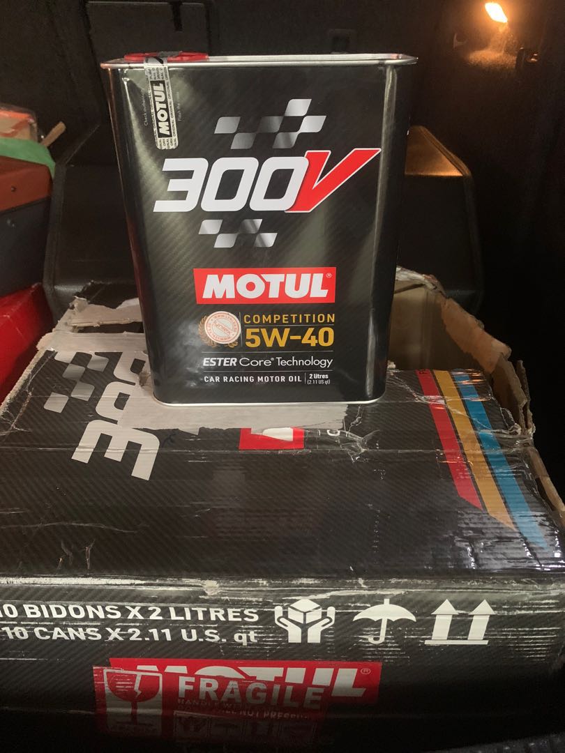 Motul 300V 5W40, Car Accessories, Accessories on Carousell