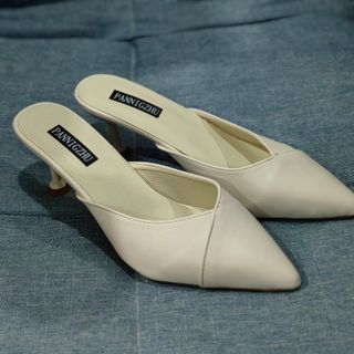 (Category: ) located in . Submitted by _closetlover_ (Listing ID 1179749605, Image 1). Description: .