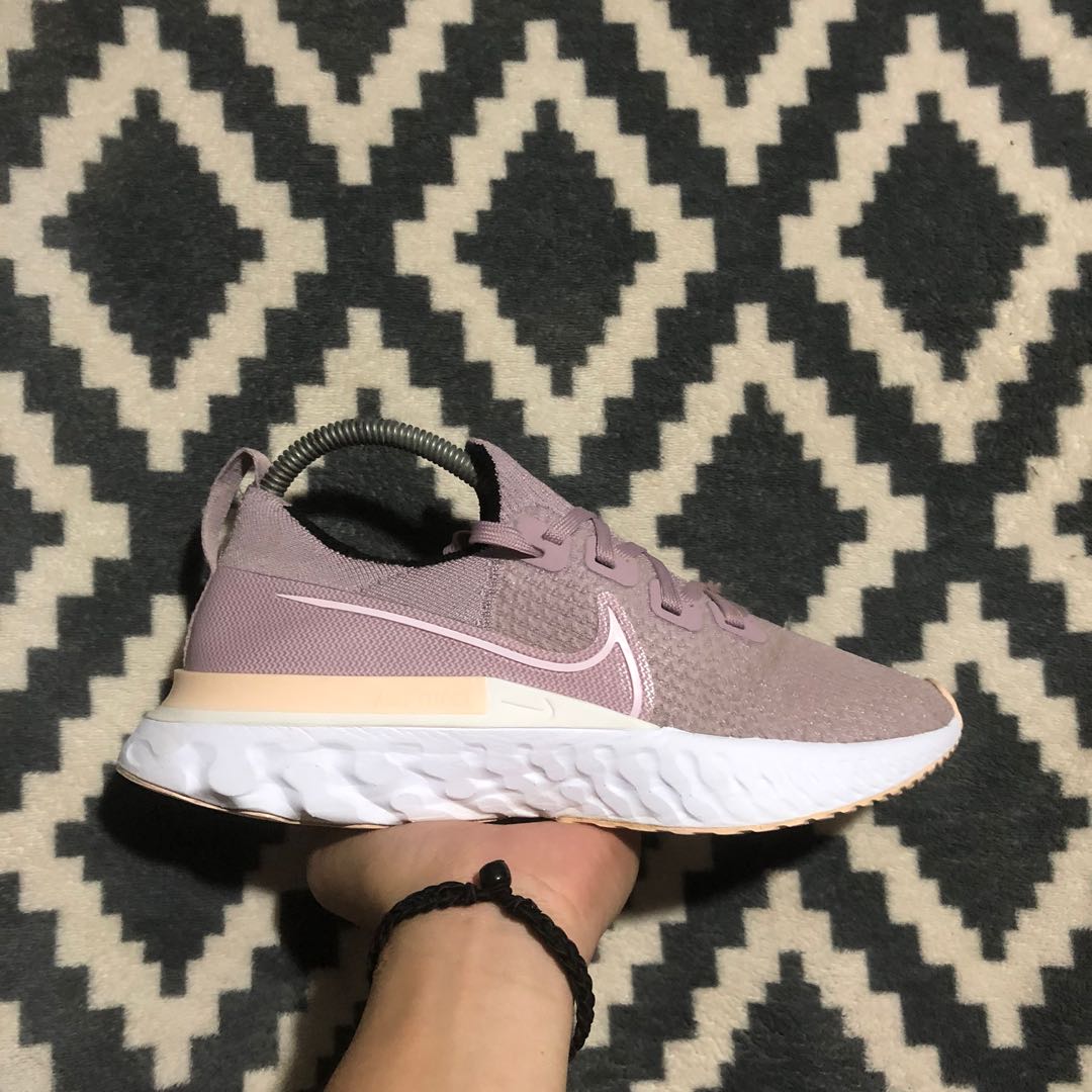 Nike React Odyssey, Women's Fashion, Footwear, Sneakers on Carousell