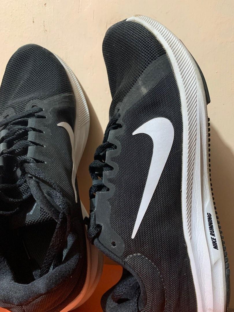 womens black on black nike