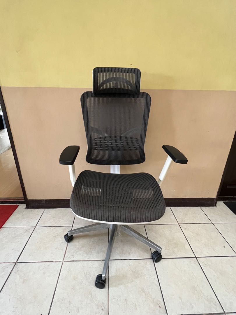 Ofix Reclinable Office Chair (Second Hand), Furniture & Home Living