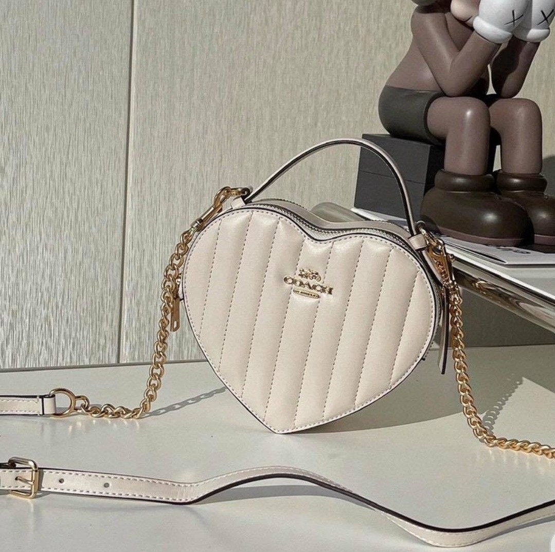 Coach Heart Crossbody White Quilted, Women's Fashion, Bags & Wallets,  Cross-body Bags on Carousell