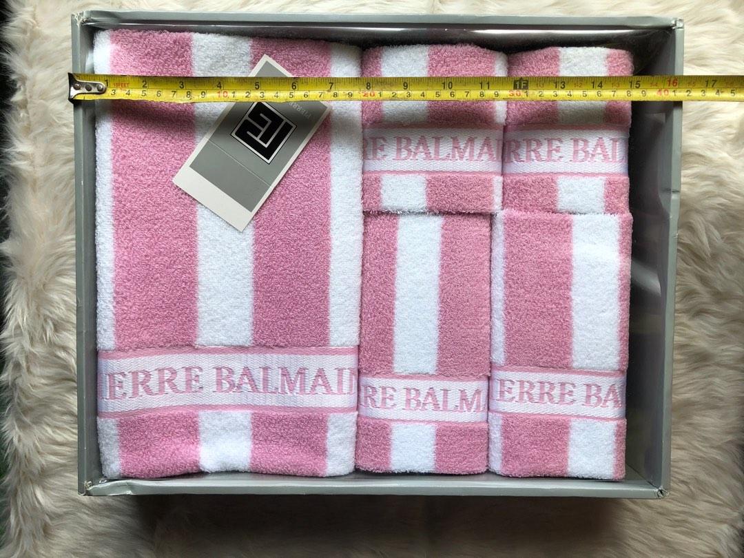 PIERRE BALMAIN TOWEL SET (Category: Bath) located in Naga. Submitted by shieshop (Listing ID 1179811010, Image 3). Description: ‼️SALE‼️Original Pierre Balmain gift set towel From Japan 5pcs.
