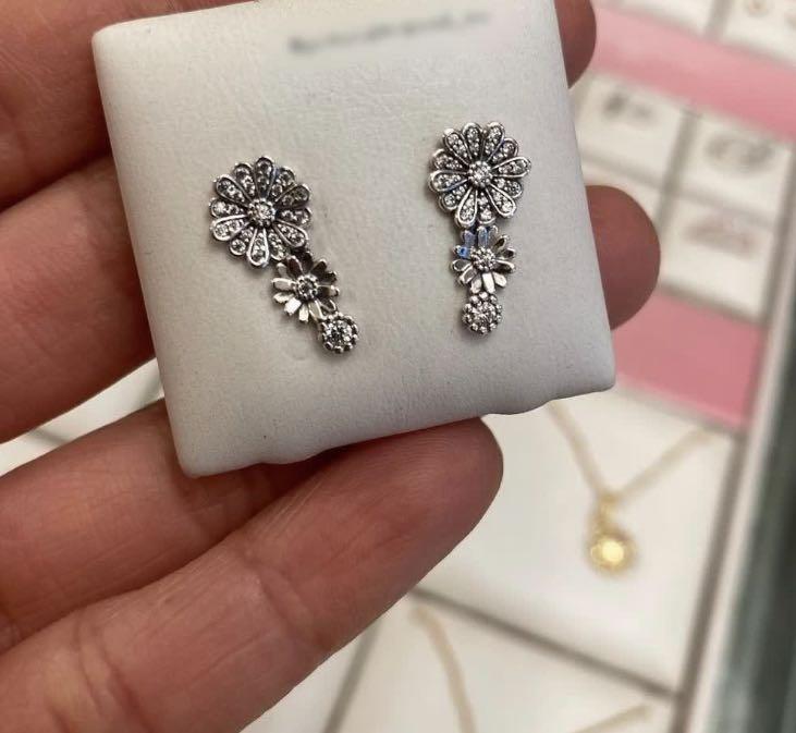 Pandora daisy trio store earrings