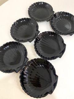 Set of 6 of Small  Side Plates - Arcoroc - FRANCE  - Black  Glass - Shell Shape - Design