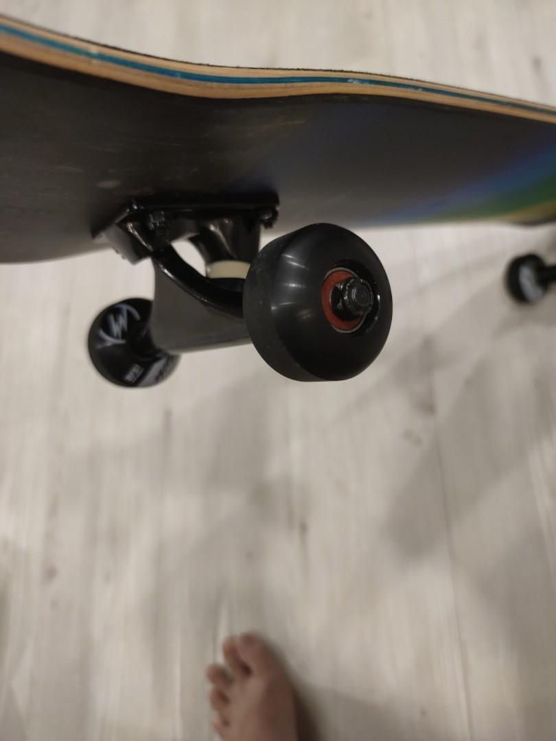 Skateboard REDZ bearings and nice wheels, Sports Equipment, Other ...