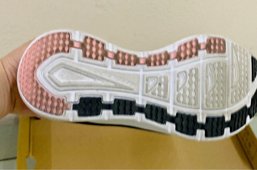Sketchers with hot sale bling