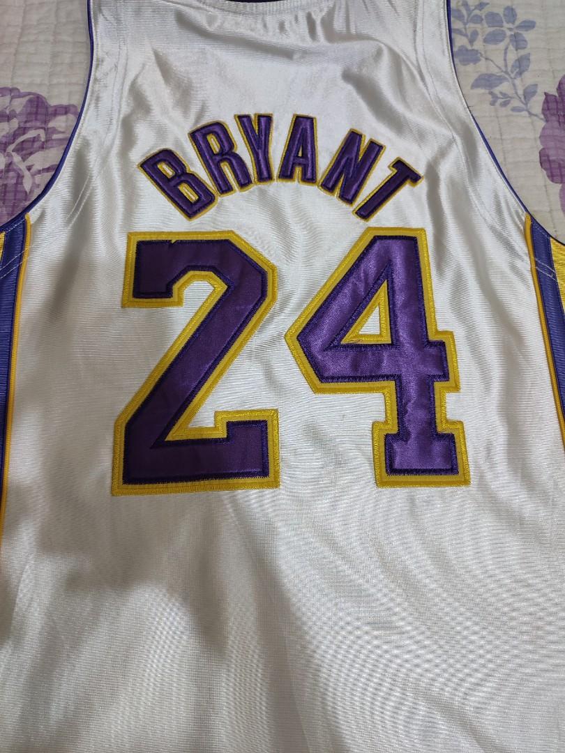 Vintage Los Angeles Lakers Kobe Bryant #8 Champion NBA Jersey Youth Large 14 -16