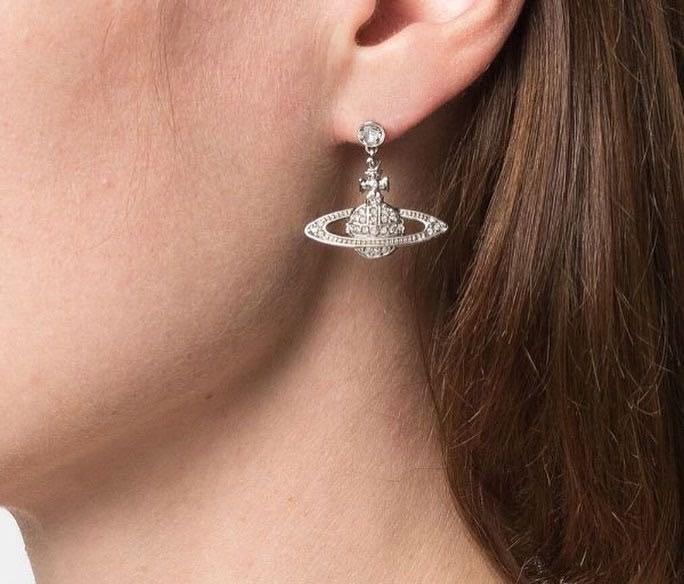 Vivienne Westwood 耳環MINI BAS RELIEF DROP EARRINGS✨, 女裝, 飾物