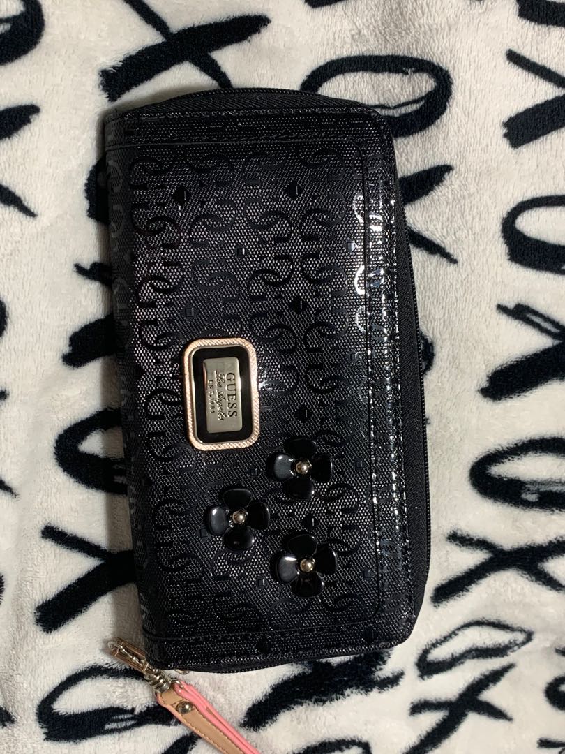Authentic Guess Wallet, Women's Fashion, Bags & Wallets, Wallets & Card holders on Carousell