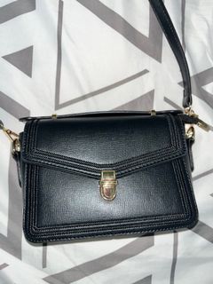 (Category: ) located in . Submitted by chikobellpreloved (Listing ID 1179888328, Image 1). Description: .