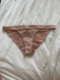 (Category: ) located in . Submitted by meeeeeiii (Listing ID 1179966084, Image 1). Description: .