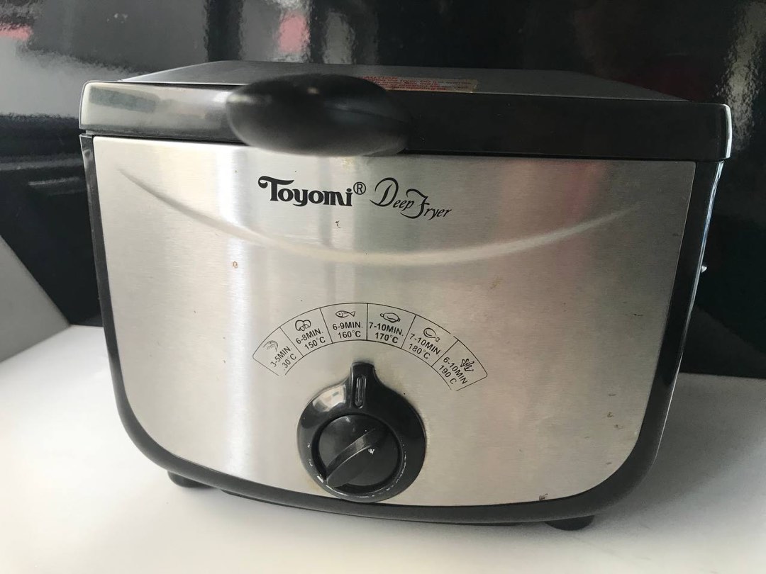 Deep Fryer Capacity 1.5 L, TV & Home Appliances, Kitchen Appliances