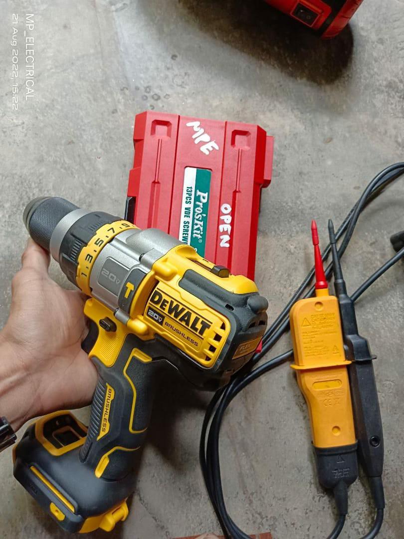 Harga cordless hotsell drill dewalt