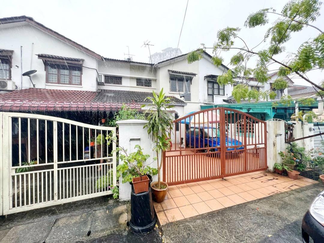 Double Storey Terrace , Jalan PJS 10 Bandar Sunway, Petaling Jaya