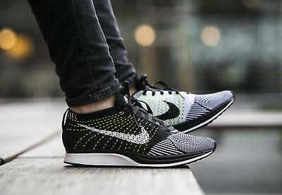 Flyknit racer mens online black and white