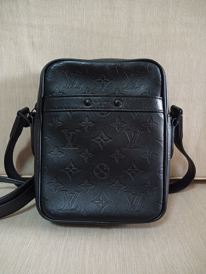 Louis Vuitton Danube Slim Bag M44972