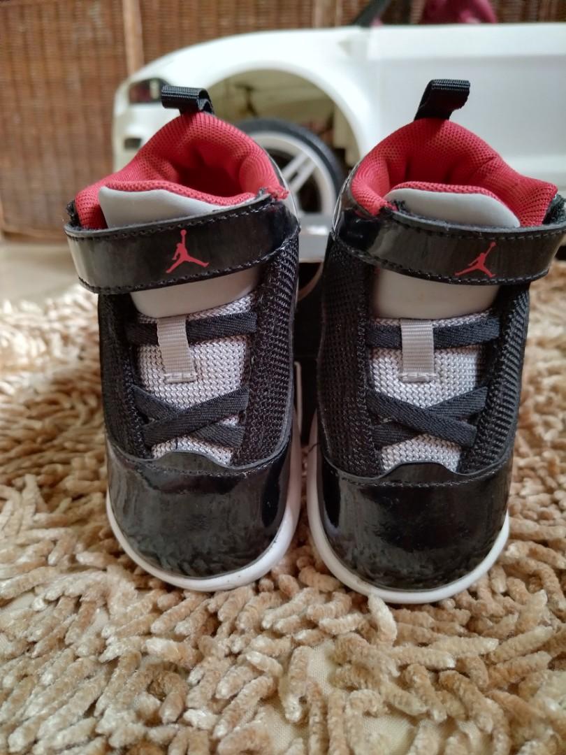 max aura 2 jordans