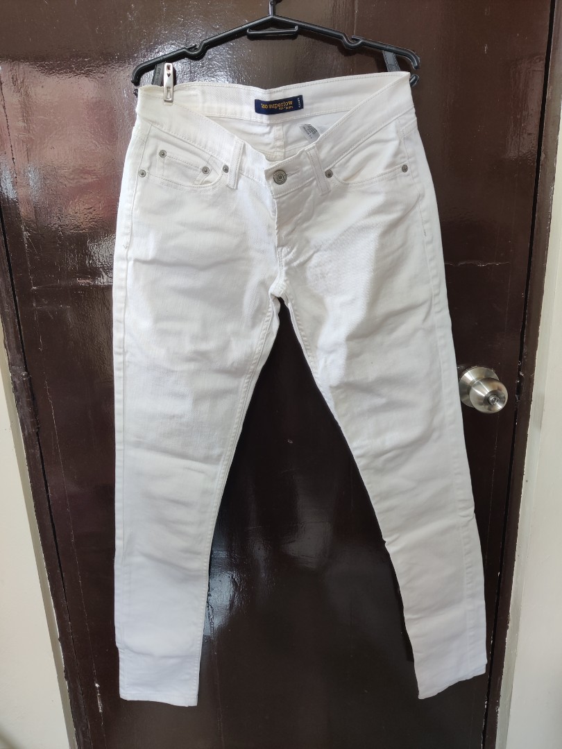 Levis 524 skinny jeans, Women's Fashion, Bottoms, Jeans on Carousell