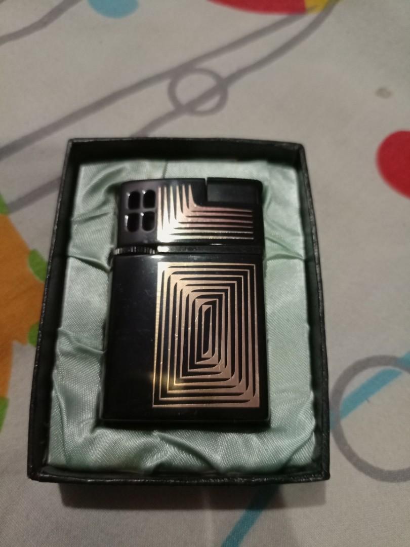 Lighter korek api gas rokok cigarettes, Serba Serbi, Others di Carousell