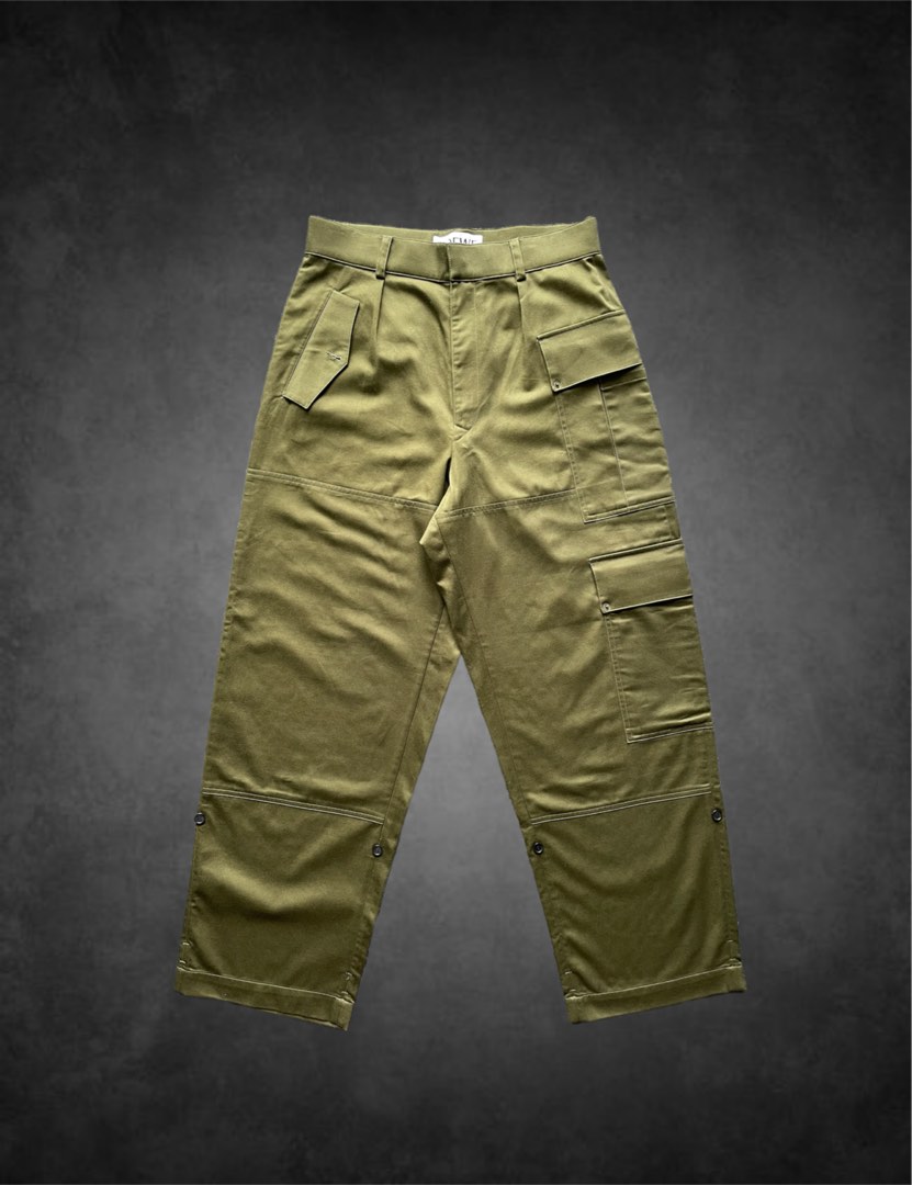 Loewe F/W 2021 Oversized Cargo Pants, Men's Fashion, Bottoms, Trousers on  Carousell