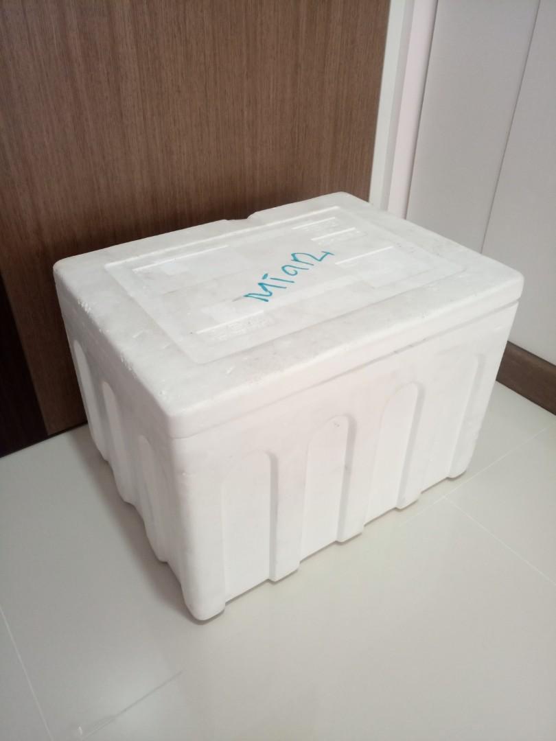 Medium sized styrofoam box, Furniture & Home Living, Home Improvement