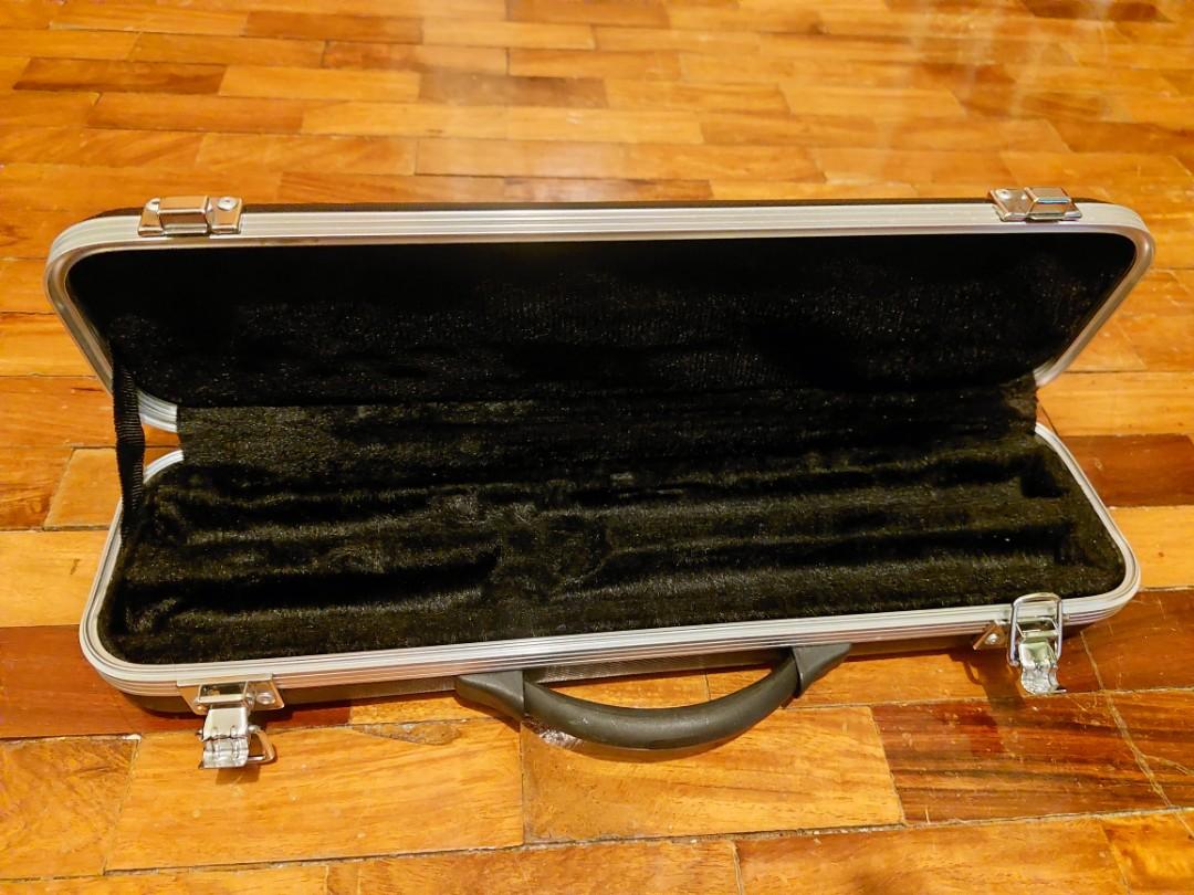 Metal Flute Hardcase (Category: Musical Instruments) located in Quezon City. Submitted by owlvintage (Listing ID 1180030795, Image 3). Description: hardcase for metal flute (orchestra flute).