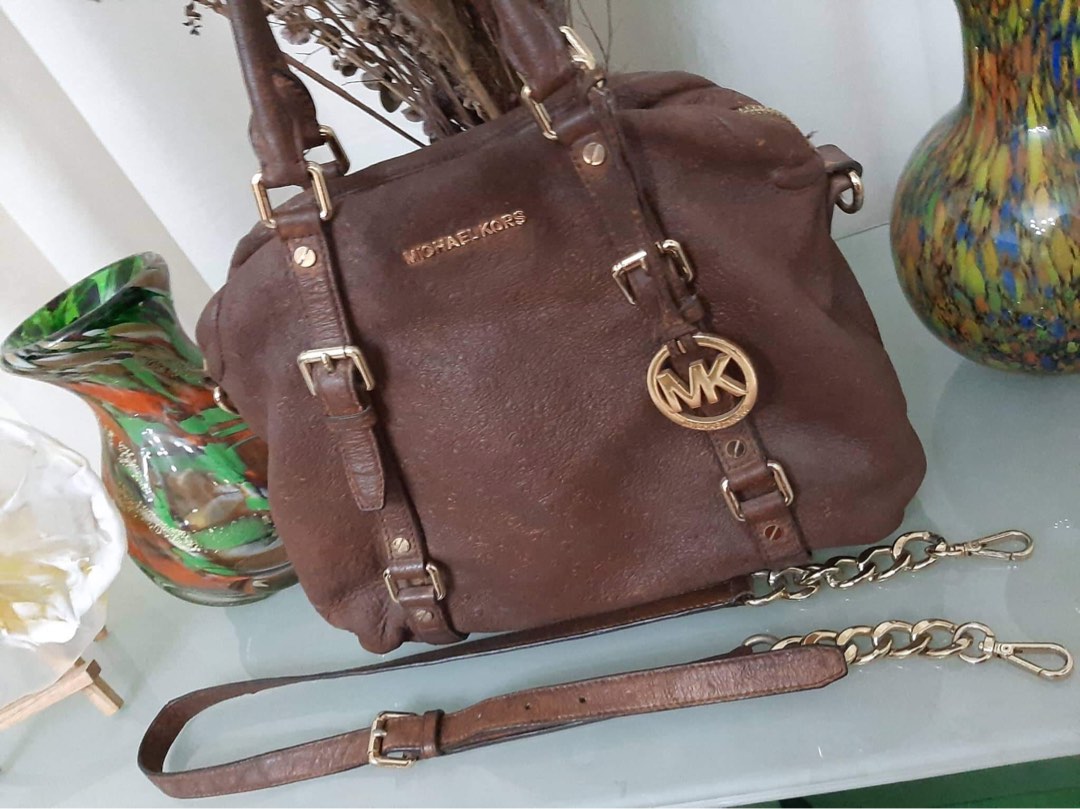 Michael Kors Bedford Bowling Ostrich skin Handbag with sling, Women's  Fashion, Bags & Wallets, Tote Bags on Carousell