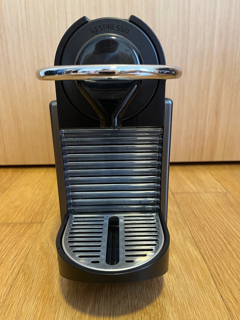 Nespresso C60 coffee maker, TV & Home Appliances, Kitchen Appliances