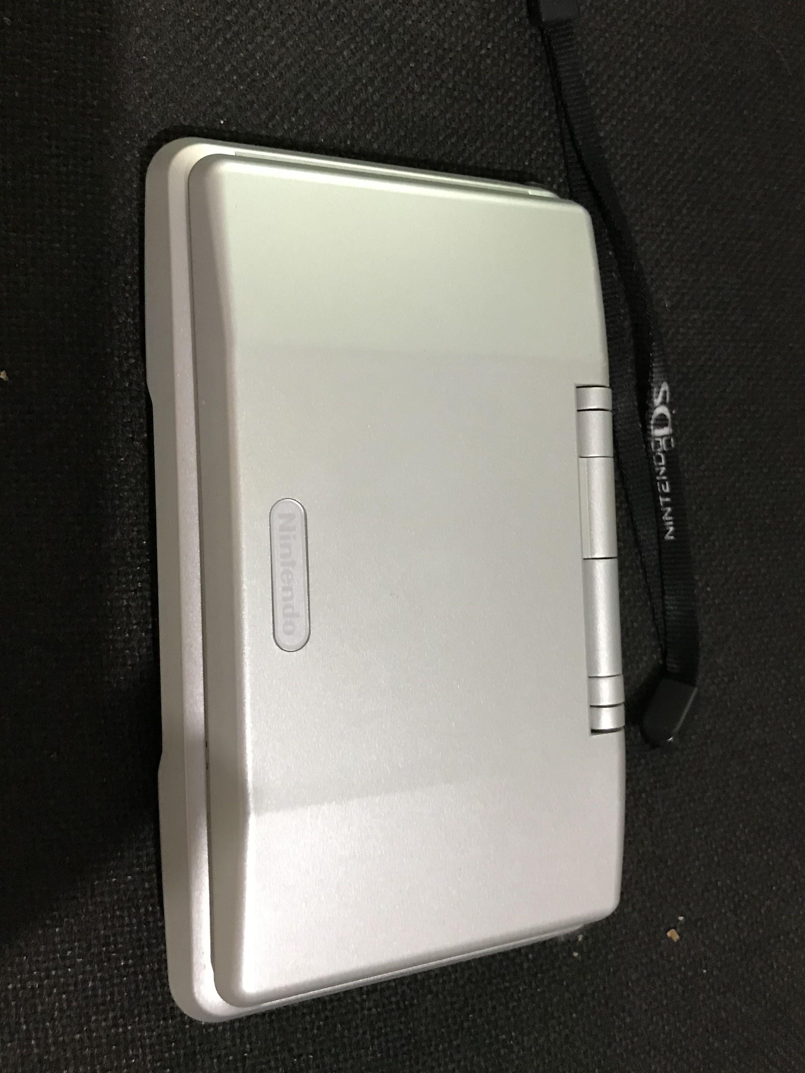 Nintendo DS (Category: Nintendo) located in Paranaque City. Submitted by annalynnsantos (Listing ID 1180015790, Image 1). Description: Well used Nintendo DS. Unit only..