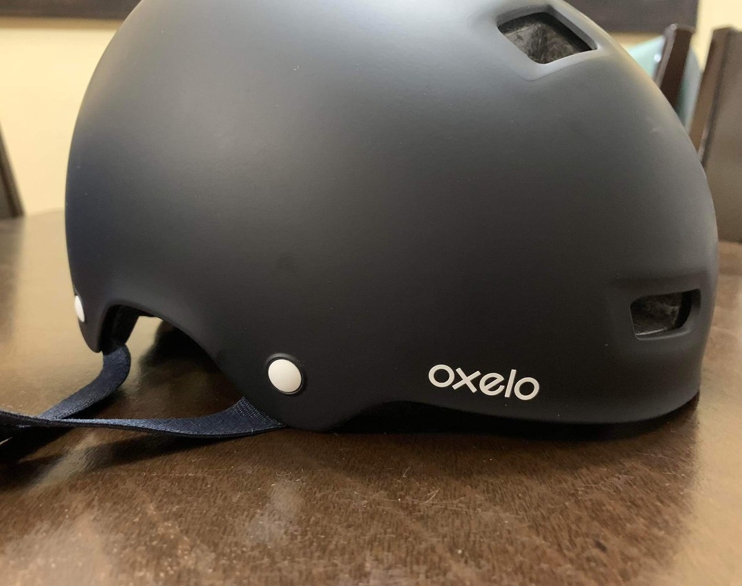 Oxelo helmet, Sports Equipment, Bicycles & Parts, Bicycles on Carousell
