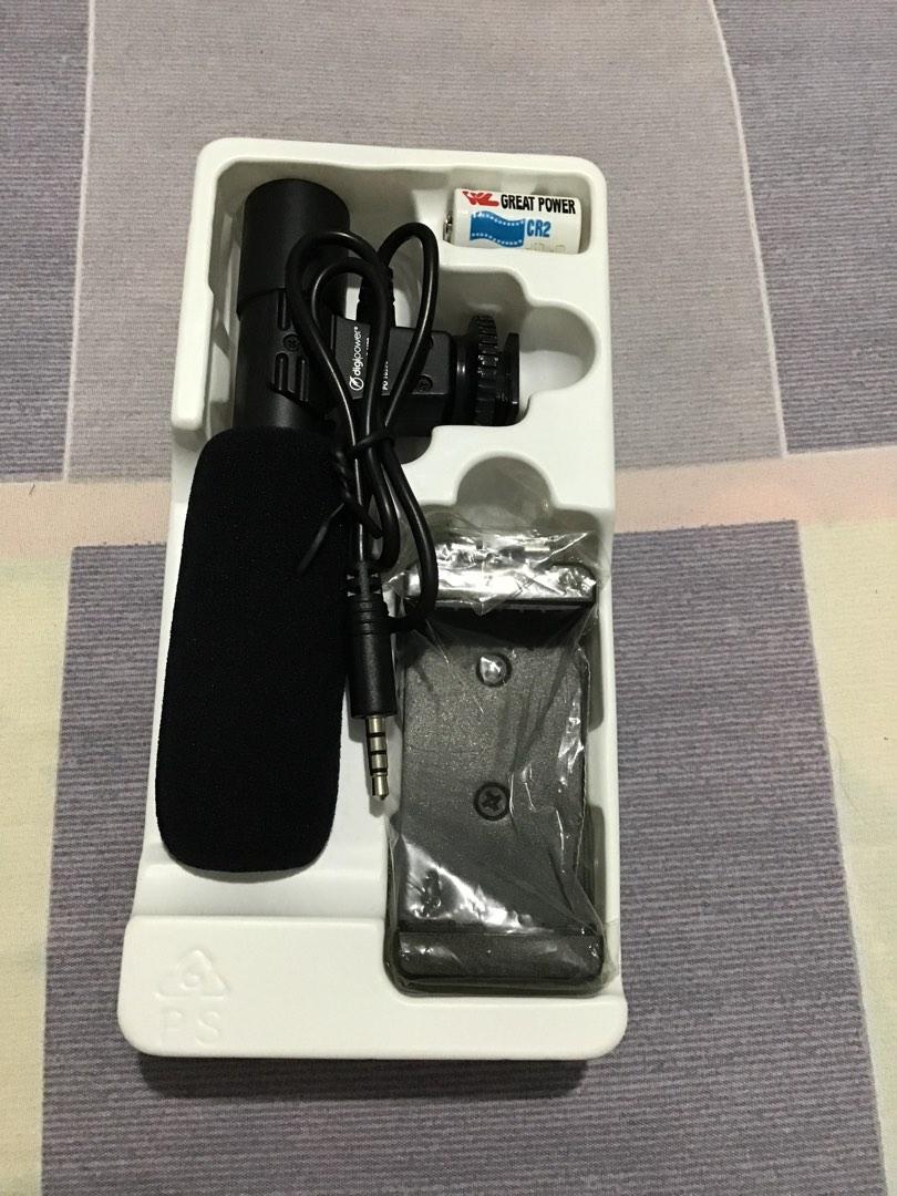 Phone microphone for vlogging (Category: Other Mobile & Gadget Accessories) located in Manila. Submitted by shopwithme.mnl (Listing ID 1180020212, Image 3). Description: Working perfrctly Brand new No issue Works with video on ios and android Easy to use VERY GOOD QUALITY MIC.