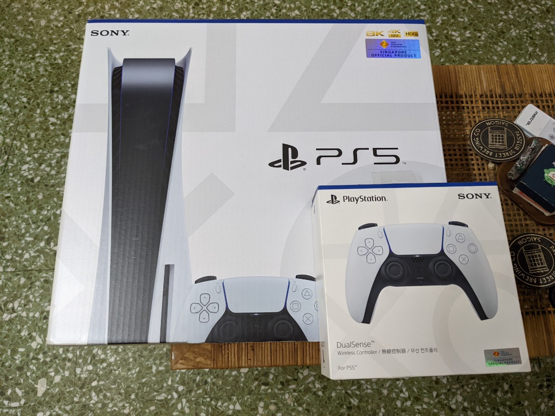 Playstation 5 Disc + Extra PS5 Controller + PS4 Controller, Video ...