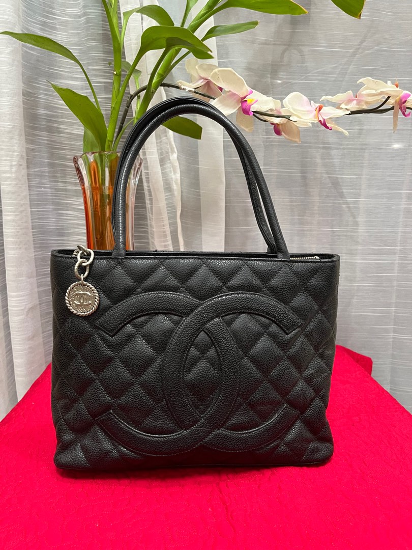 Preloved Chanel Silver Medallion Bag, Luxury, Bags & Wallets on Carousell