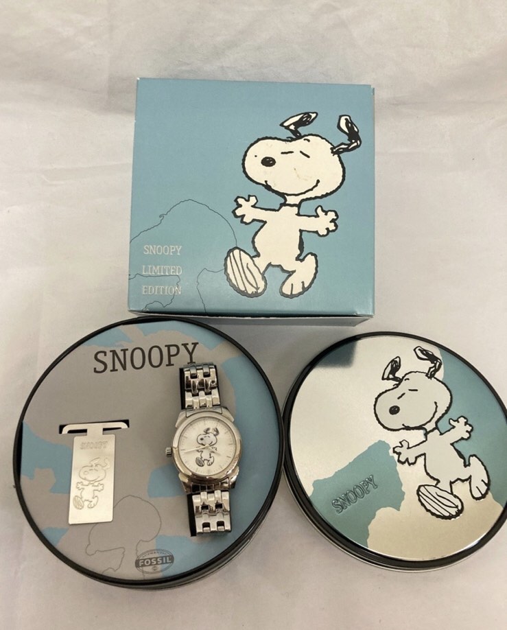 Snoopy sales watch fossil