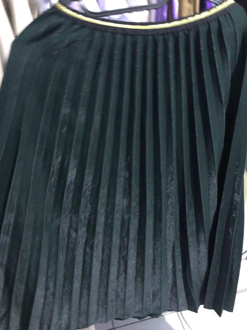 Rok Hijau botol, Fesyen Wanita, Pakaian Wanita, Gaun & Rok di Carousell