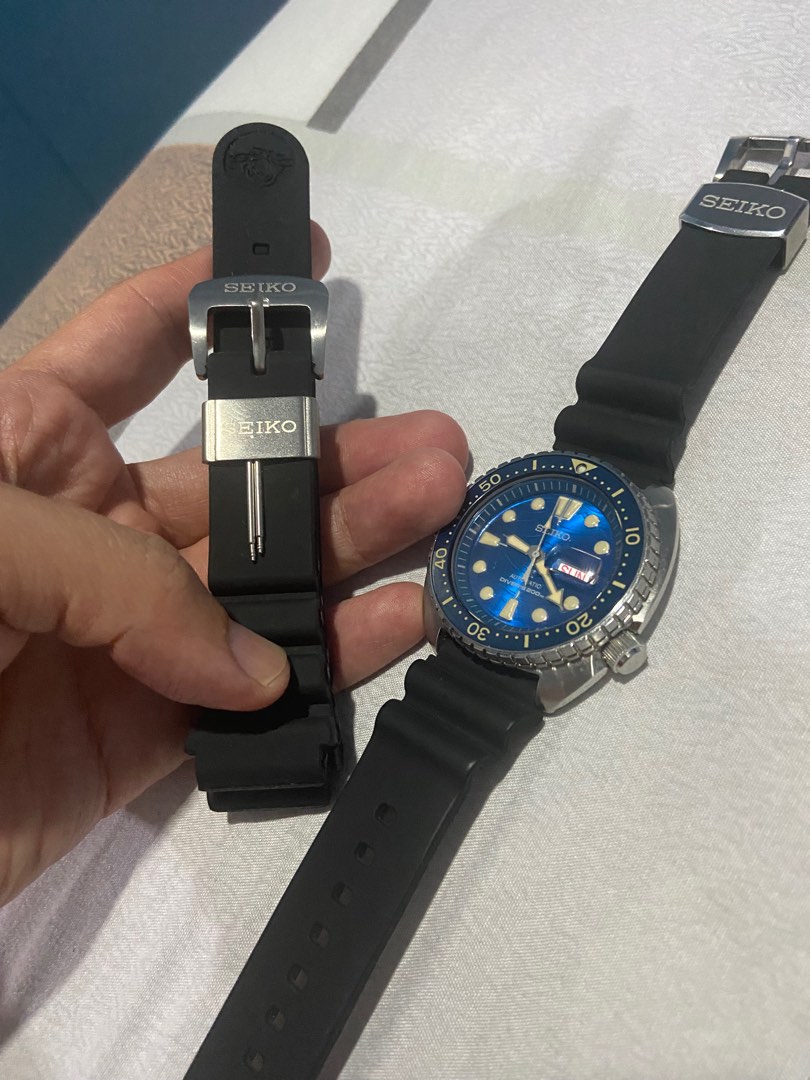 Seiko rubber strap 22mm, Men's Fashion, Watches & Accessories, Watches on  Carousell